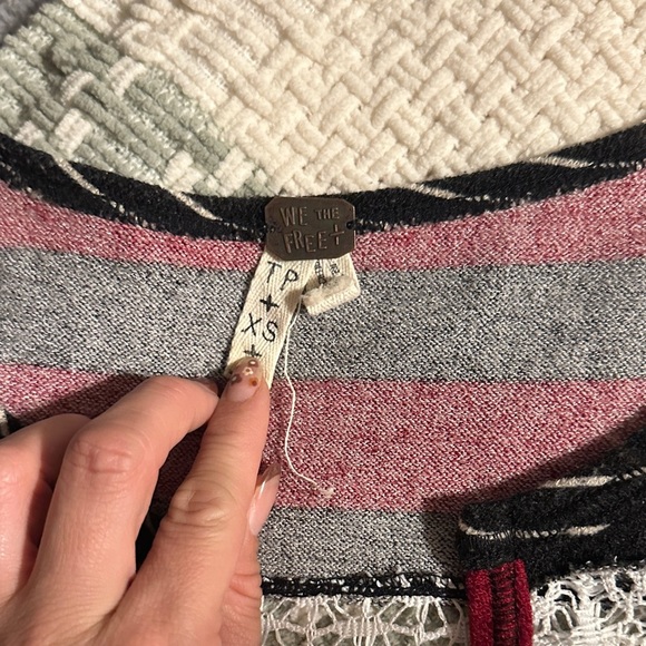 We the Free long sleeve - Picture 5 of 6